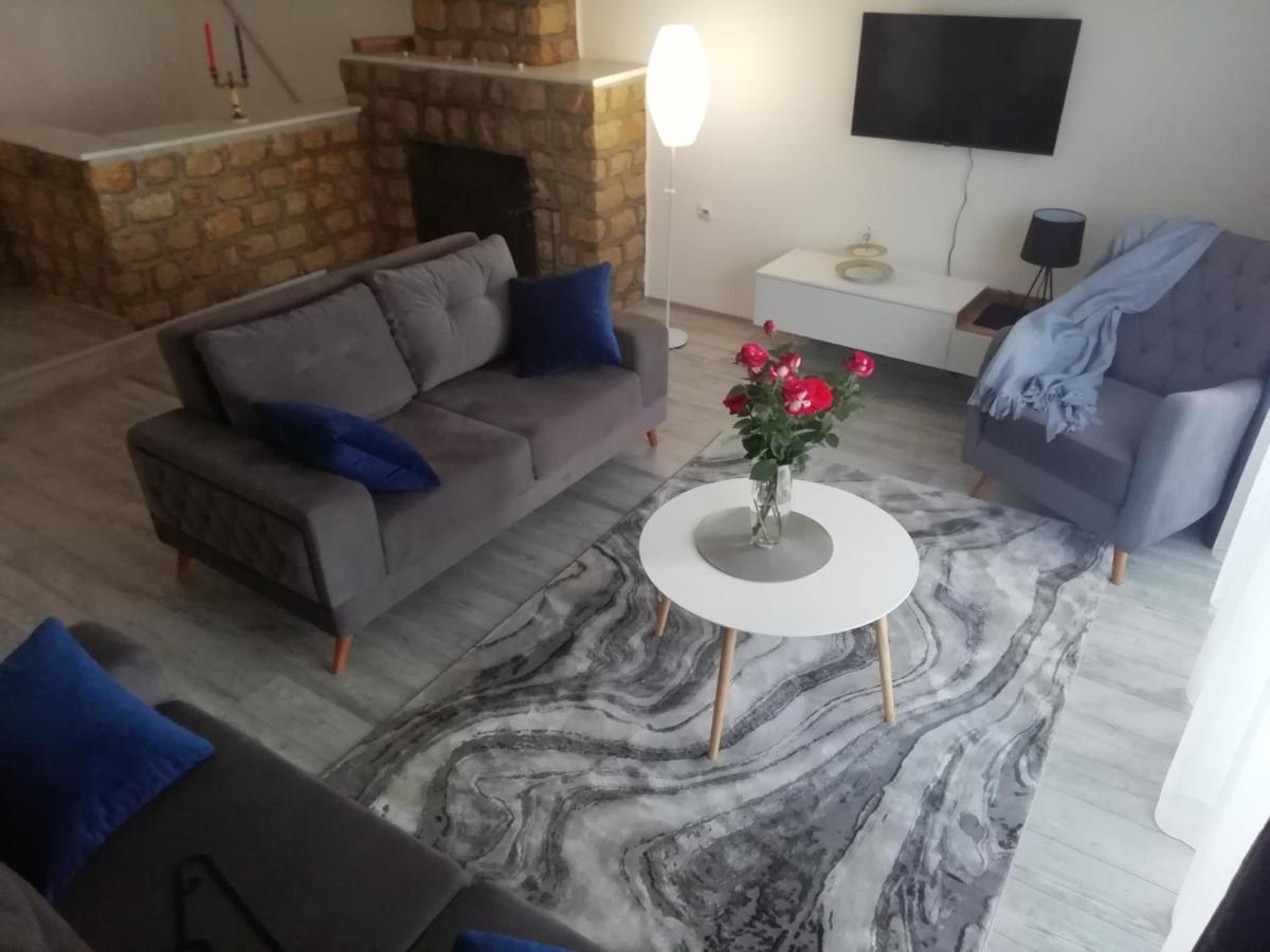 Fenix Apartment & Rooms Vinci Extérieur photo