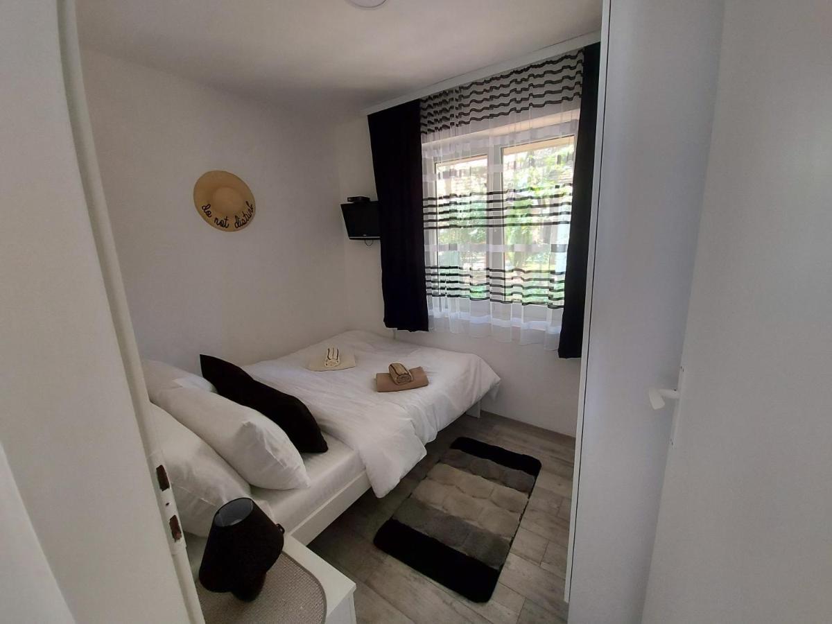 Fenix Apartment & Rooms Vinci Extérieur photo