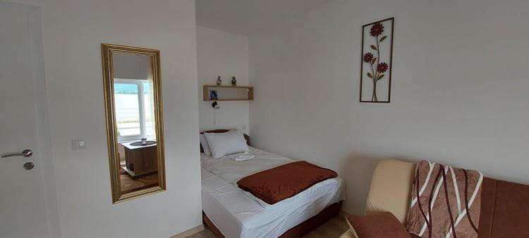 Fenix Apartment & Rooms Vinci Extérieur photo